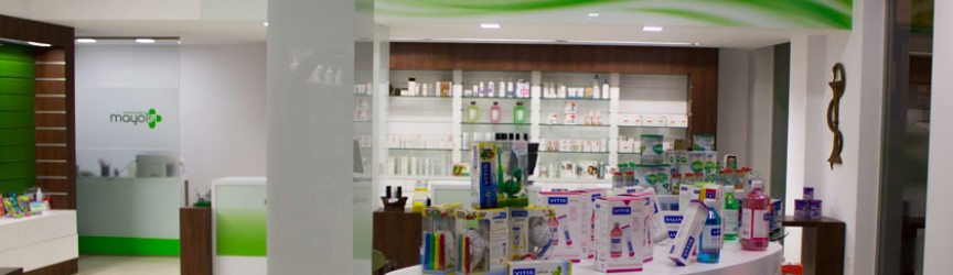 Vinilos decorativos en todas las secciones de Mayol Farmacia-óptica