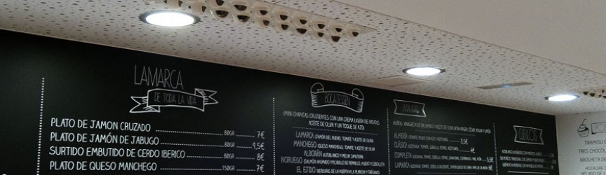 Montaje y rotulación de vinilos diseñados para Lamarca San Francisco.