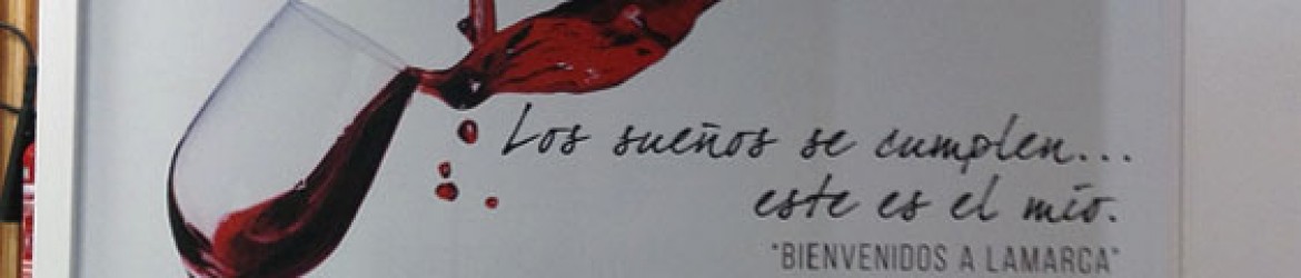 Montaje y rotulación de vinilos diseñados para Lamarca San Francisco.