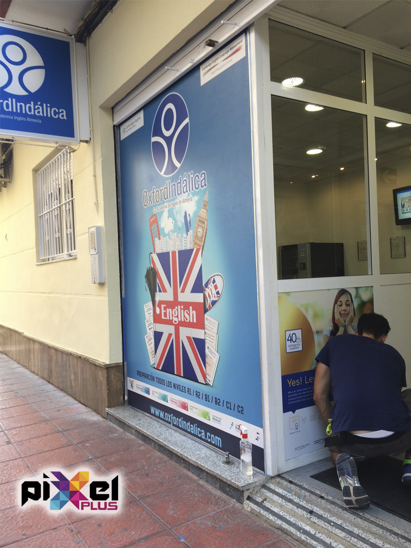Portfolio de "Oxford Indálica, Impresión Digital, Montaje y Rotulación por Pixel Plus Estudio Gráfico"